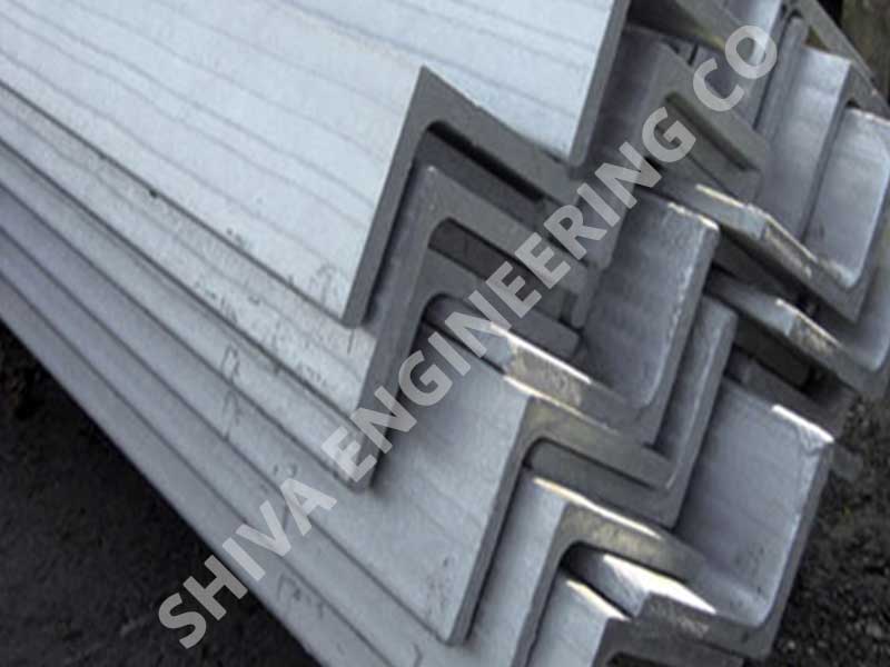 Galvanized wire mesh fencing post